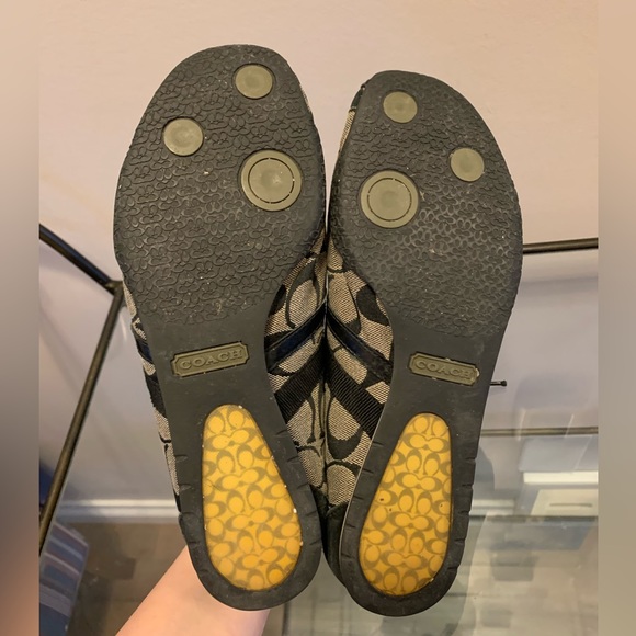 4️⃣5️⃣ Beautiful authentic designer COACH runners. HUGE DISCOUNT! - Picture 3 of 4